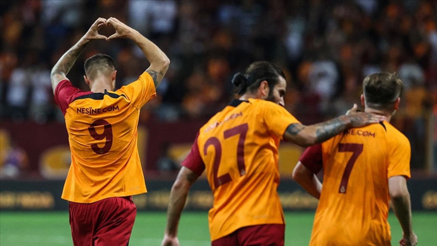 Galatasaray mı yoksa Fenerbahe mi: Kim?' Türkiye'nin tüm zamanların en iyi futbol kulübü mü?